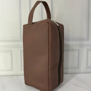 Guayera Tony, en cuero